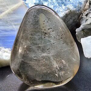Smoky Quartz Free-Form – Grounding • Protection • Release